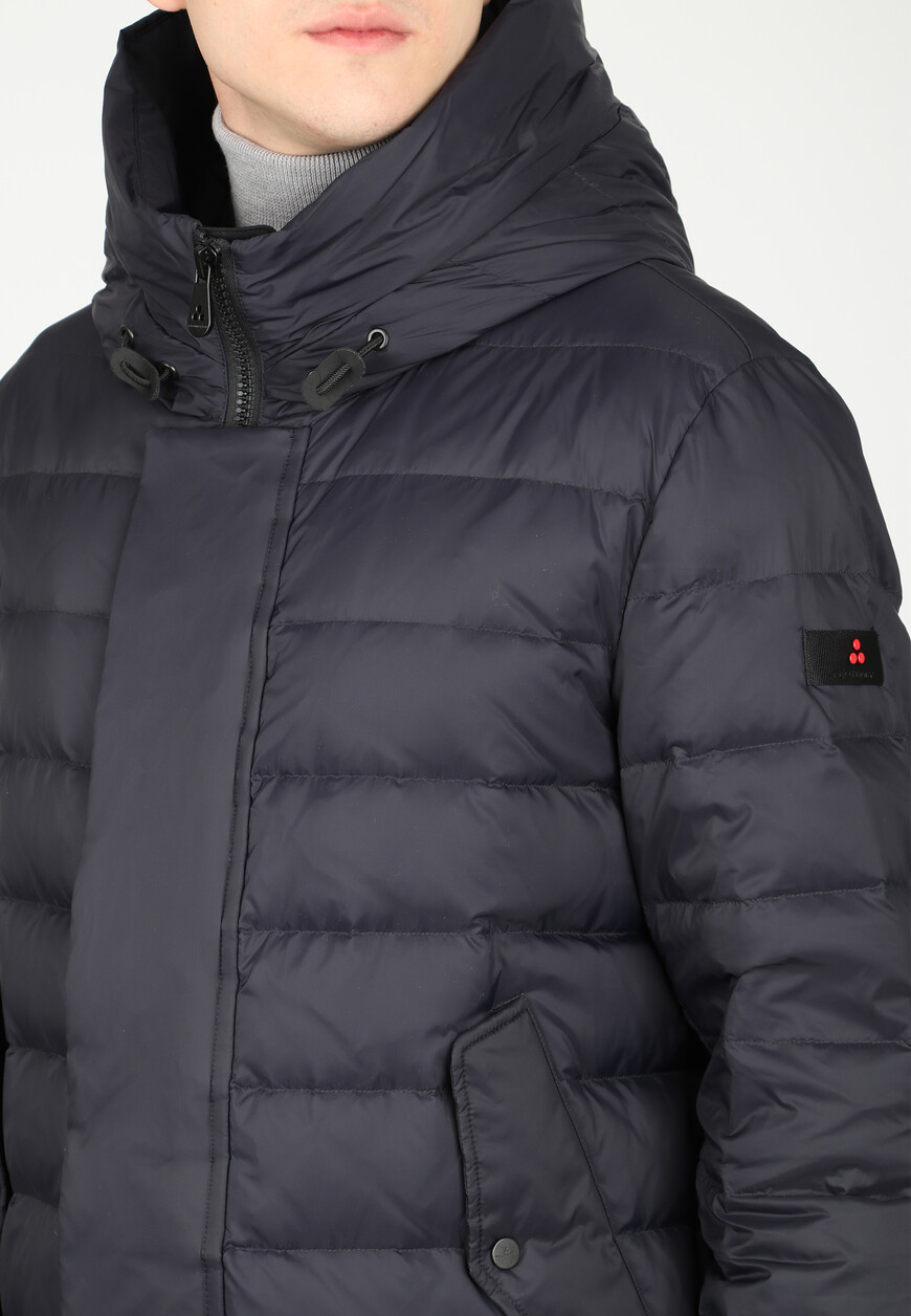 Товар синего цвета с внутренней стороны