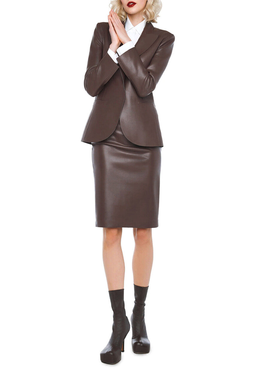 Товар коричневого цвета по низкой цене