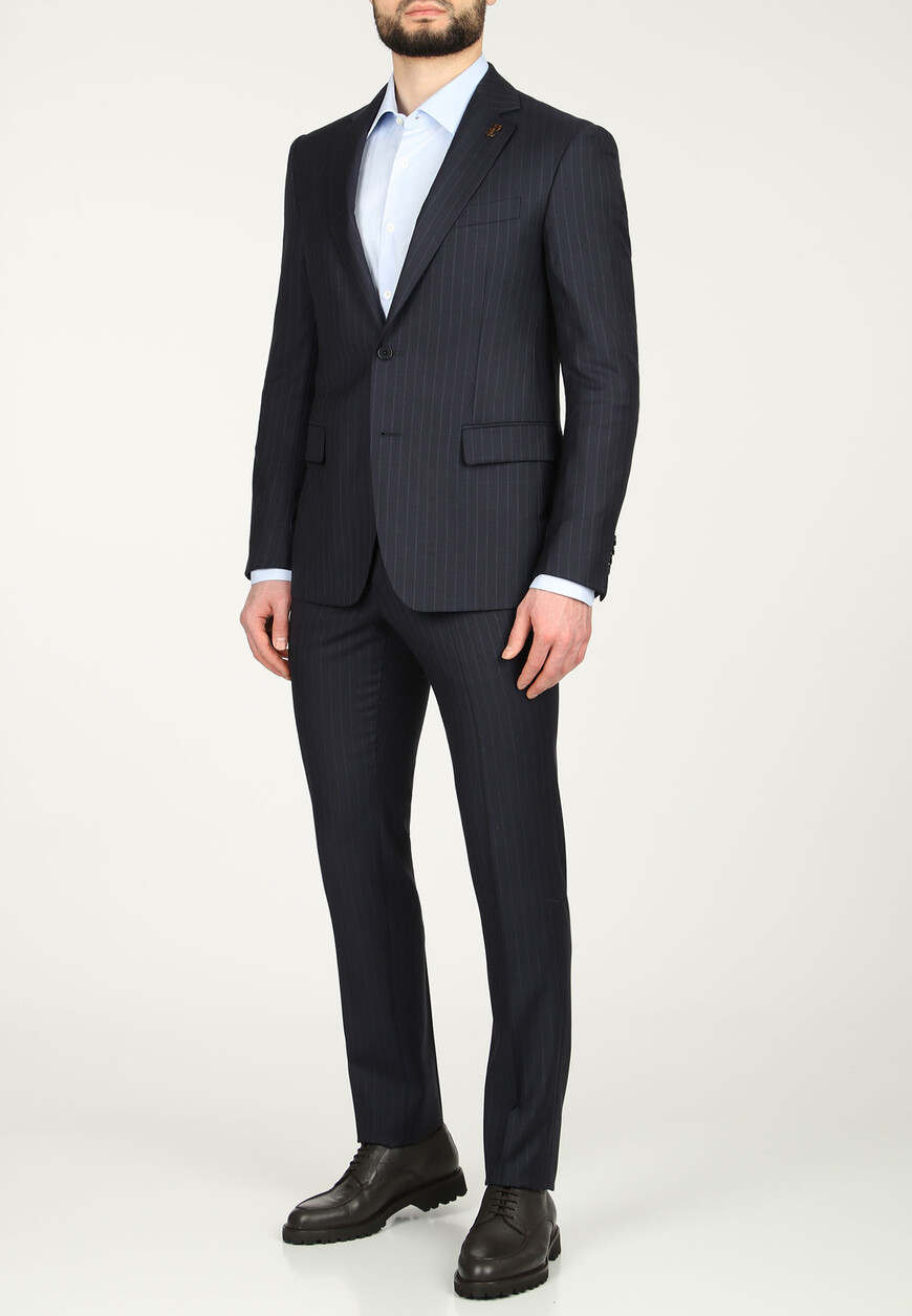 костюм  из италии вид сбоку