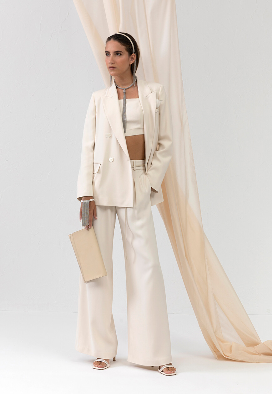 костюм  E01928A02747 E0496902747 по акции