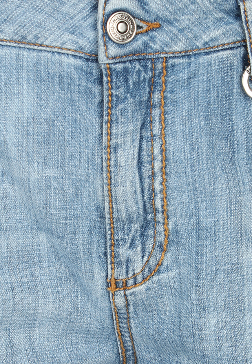 джинсы  D447P301CBFRQ со скидкой