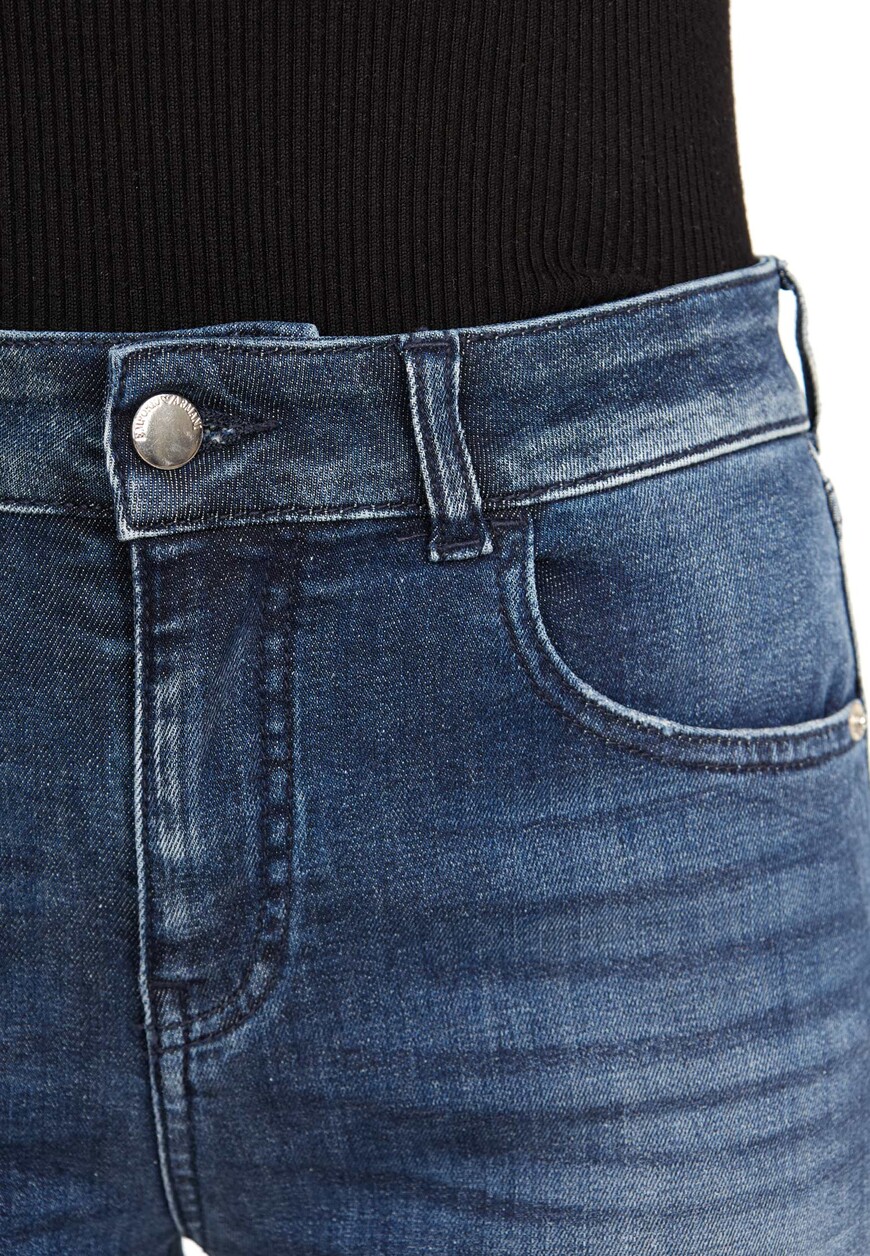 джинсы  3D2J472DM3Z со скидкой