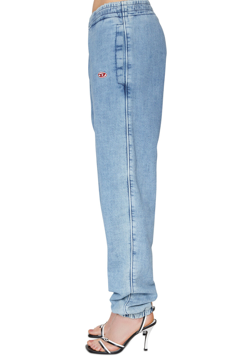 джинсы  A05272 09D01 со скидкой