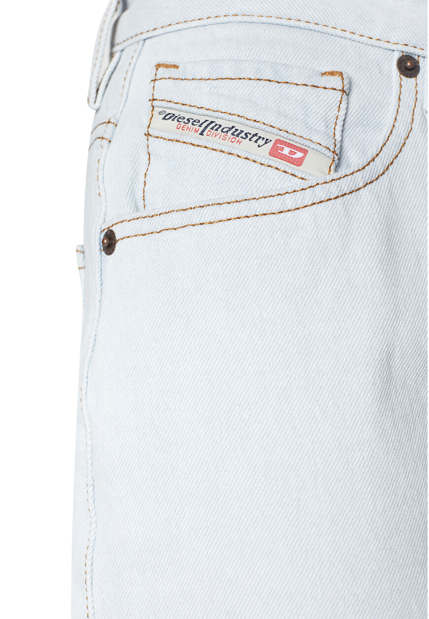 джинсы  A03621 0079Z по распродаже