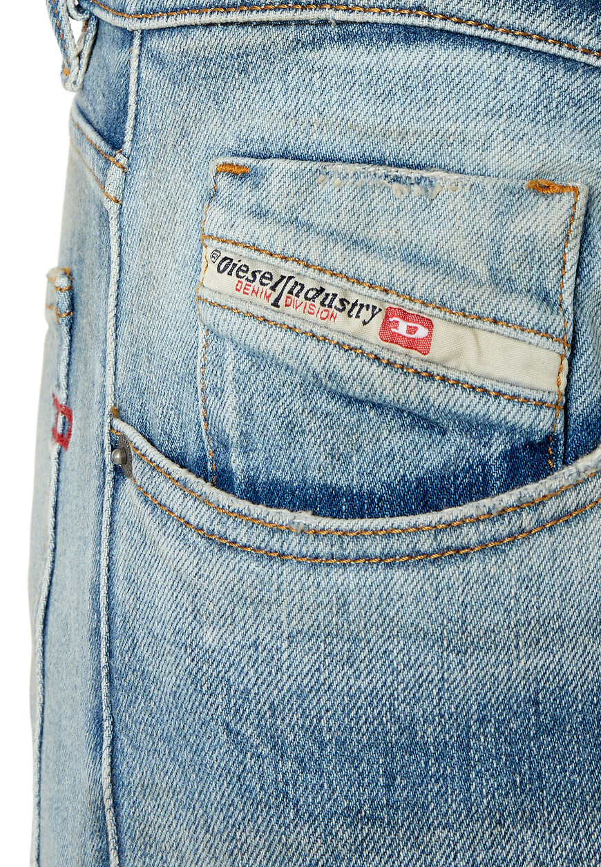 джинсы  A03558 007P3 со скидкой