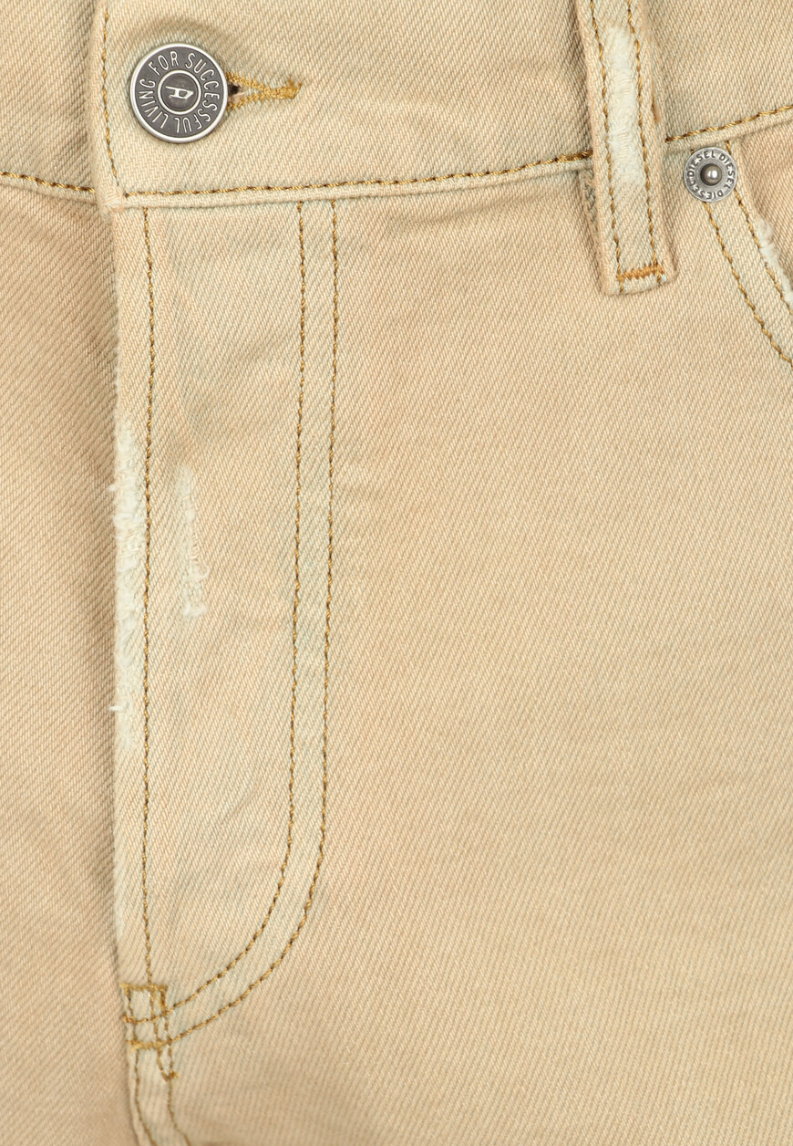 джинсы  A03568 09F24 по низкой цене