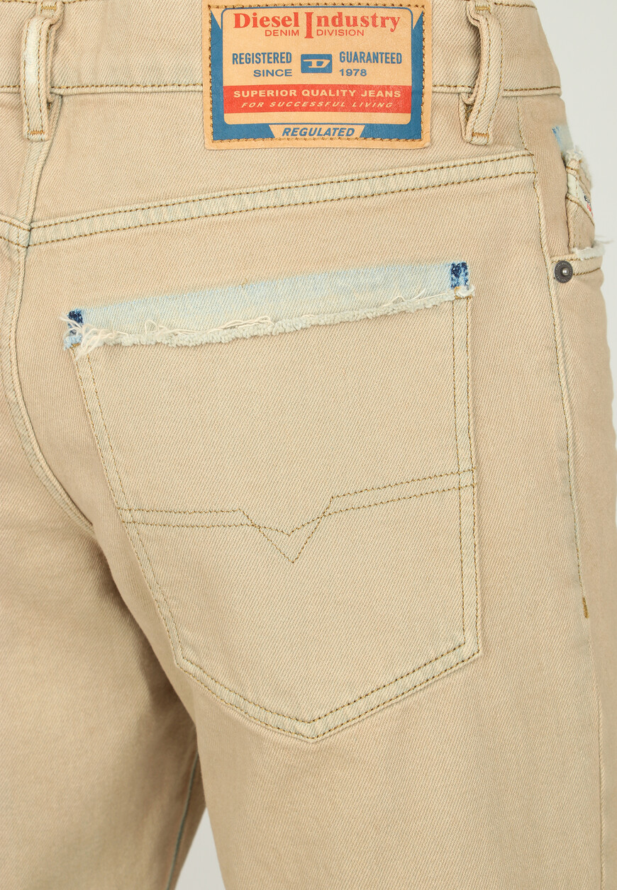 джинсы  A03568 09F24 по распродаже