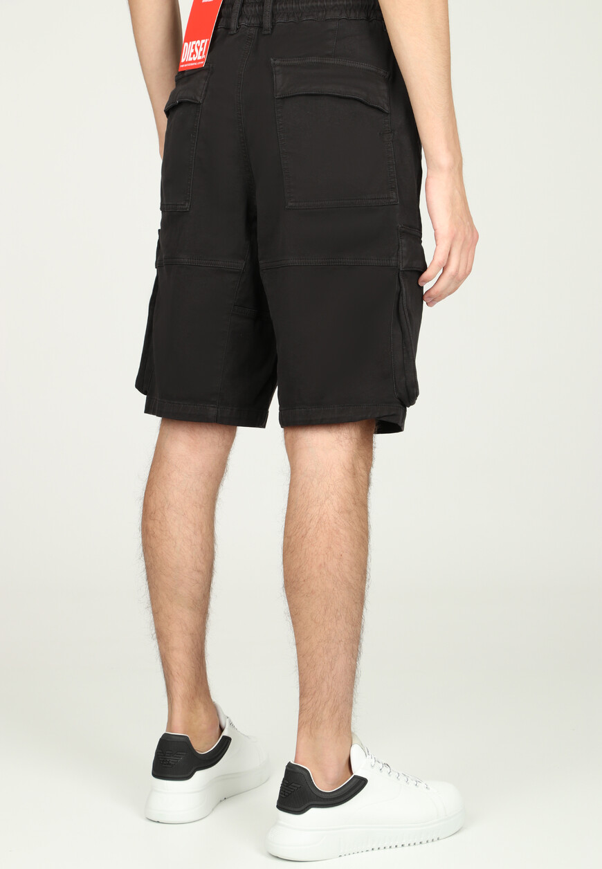 Товар черного цвета с внутренней стороны