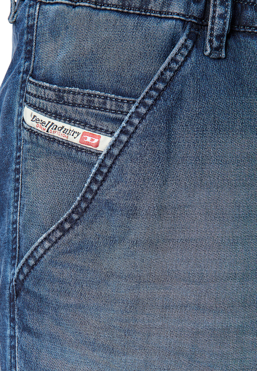 джинсы  A09731068DV по низкой цене