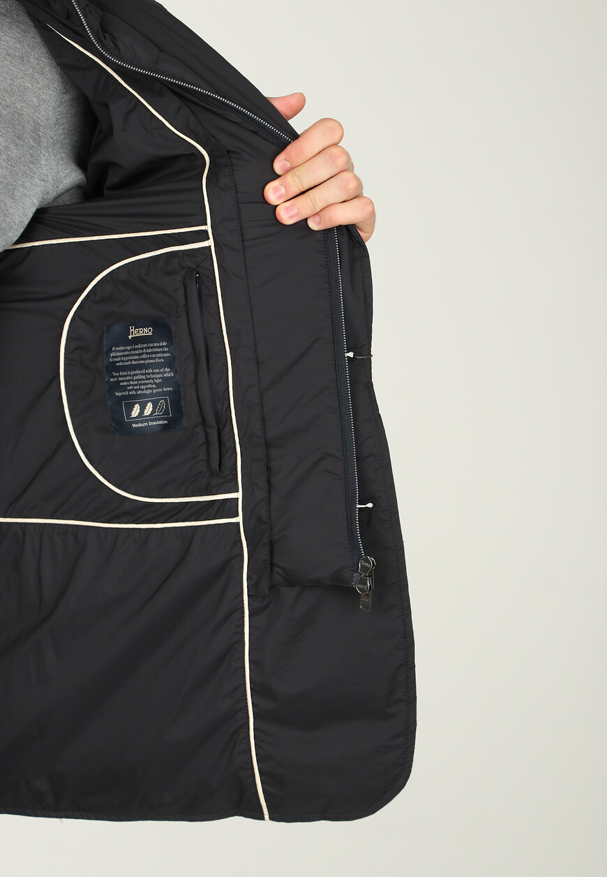 пуховик  универсального стиля с лицевой стороны