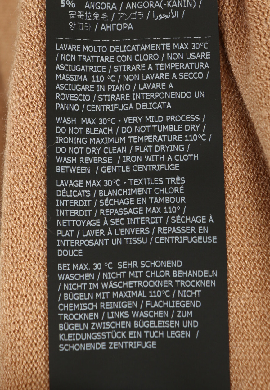 водолазка  D43EM002EP1 на официальном сайте