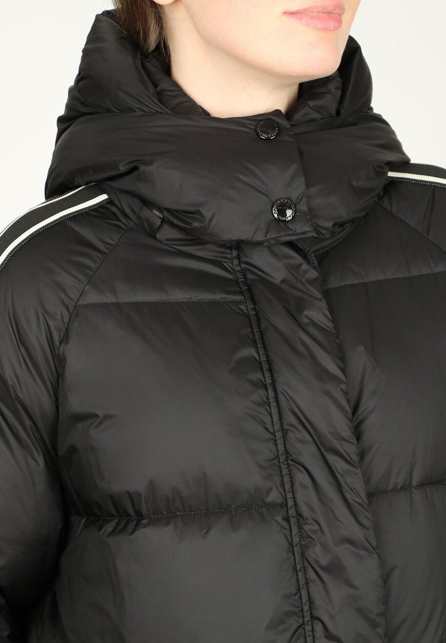 пуховик  D43EA018EX7 по распродаже