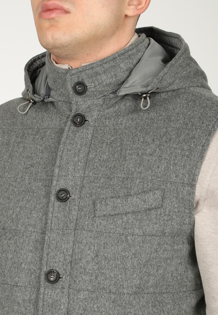 Товар серого цвета с внутренней стороны