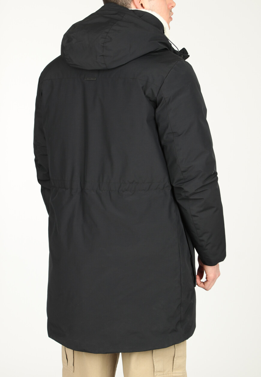 Товар черного цвета с внутренней стороны