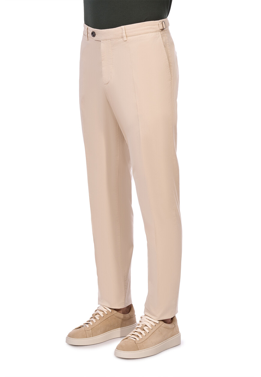 Товар бежевого цвета по низкой цене