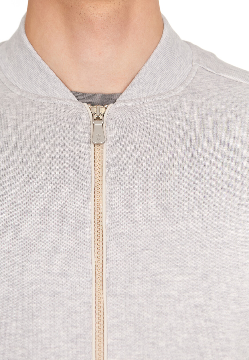 бомбер  из проверенных материалов спереди