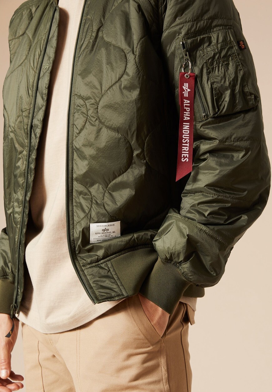 ветровка  из америки вид сбоку