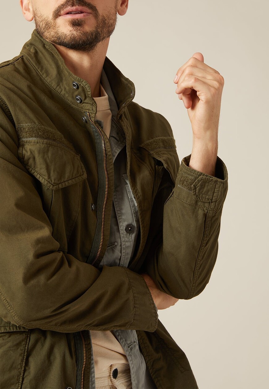 ветровка  из проверенных материалов спереди