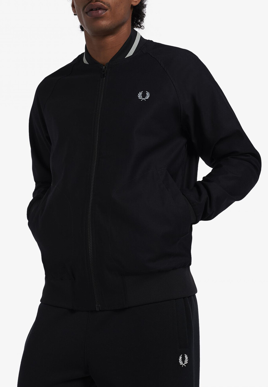 

Бомбер Fred Perry, Черный