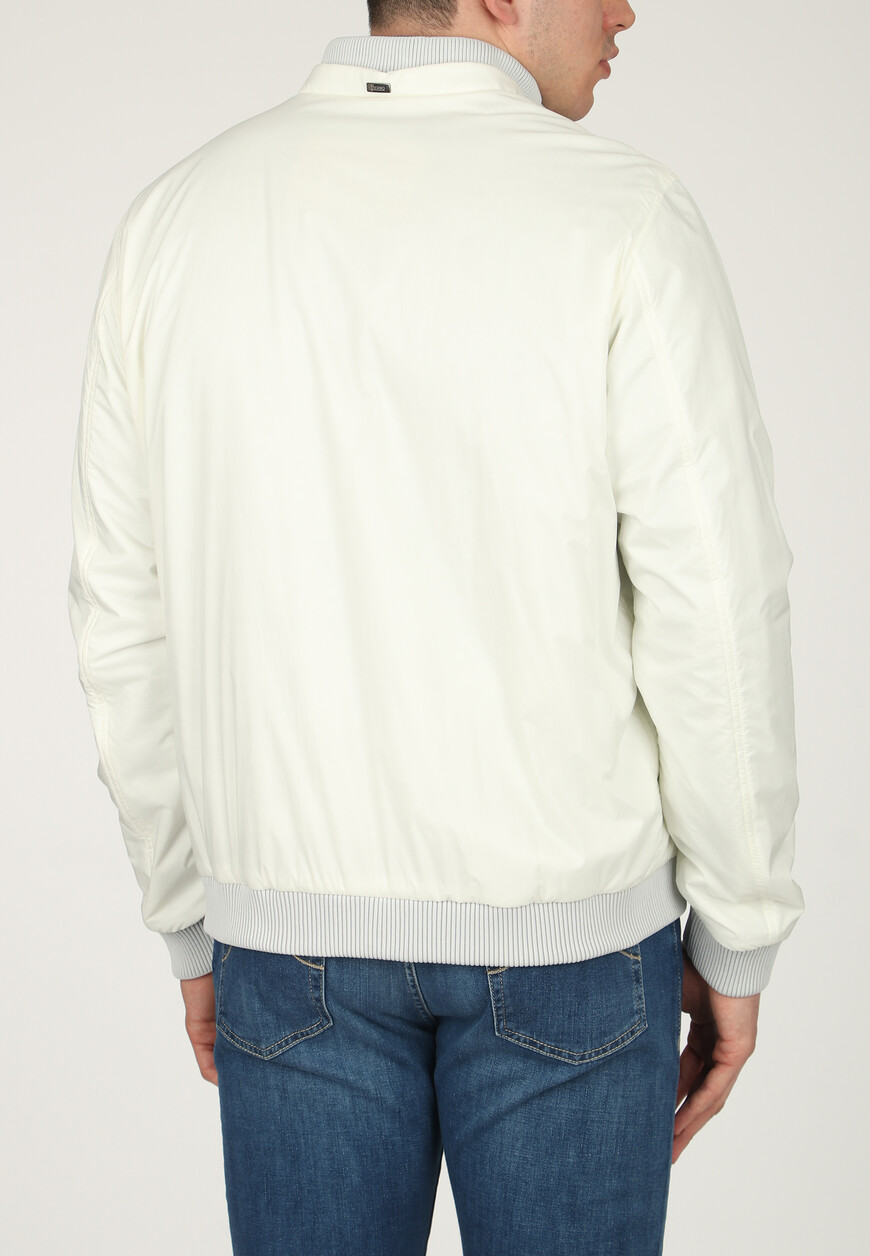 ветровка  из франции вид сбоку