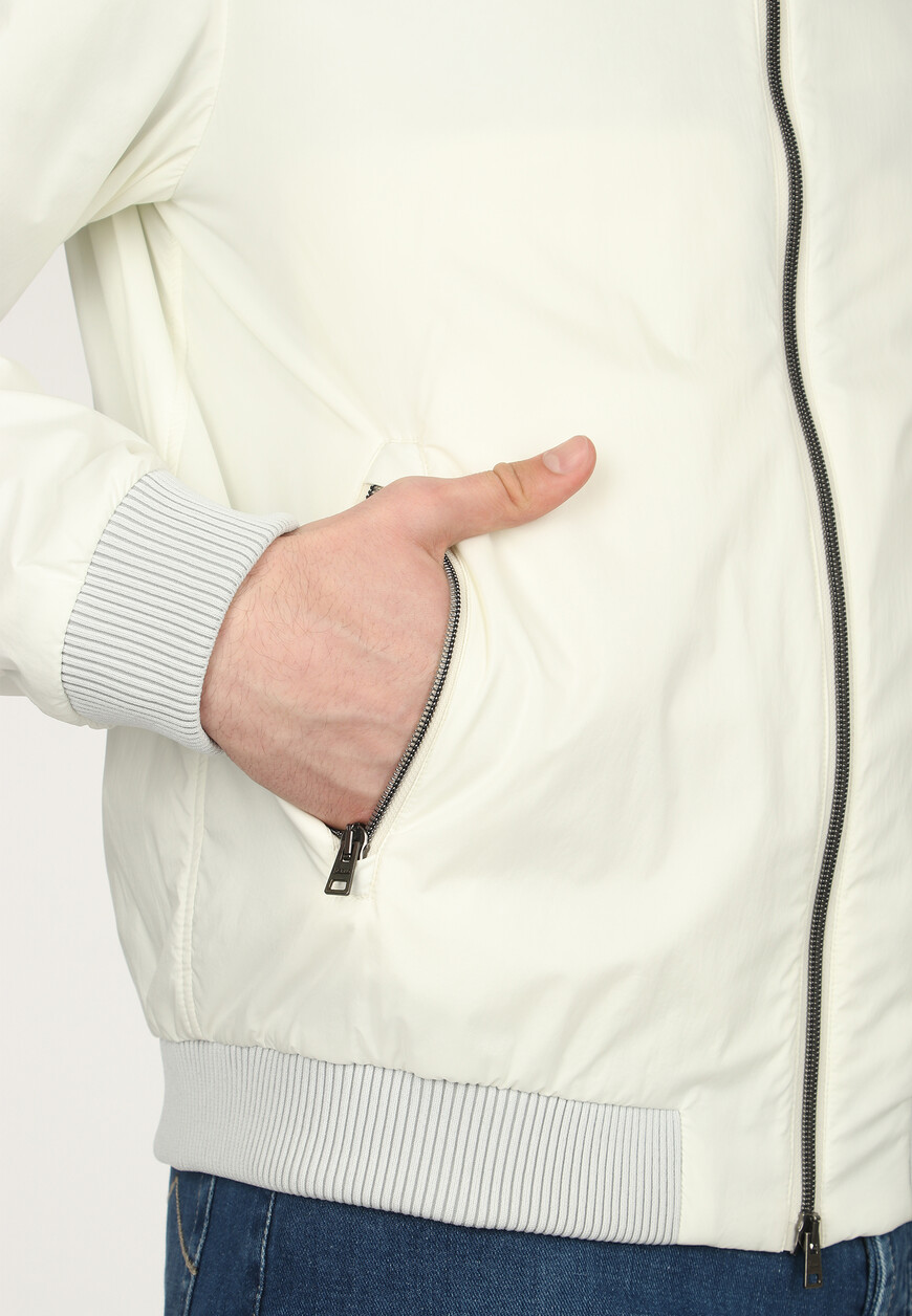 ветровка  из проверенных материалов спереди