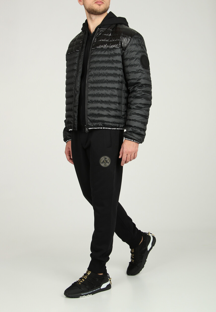 ветровка  от бренда versace jeans couture вид слева