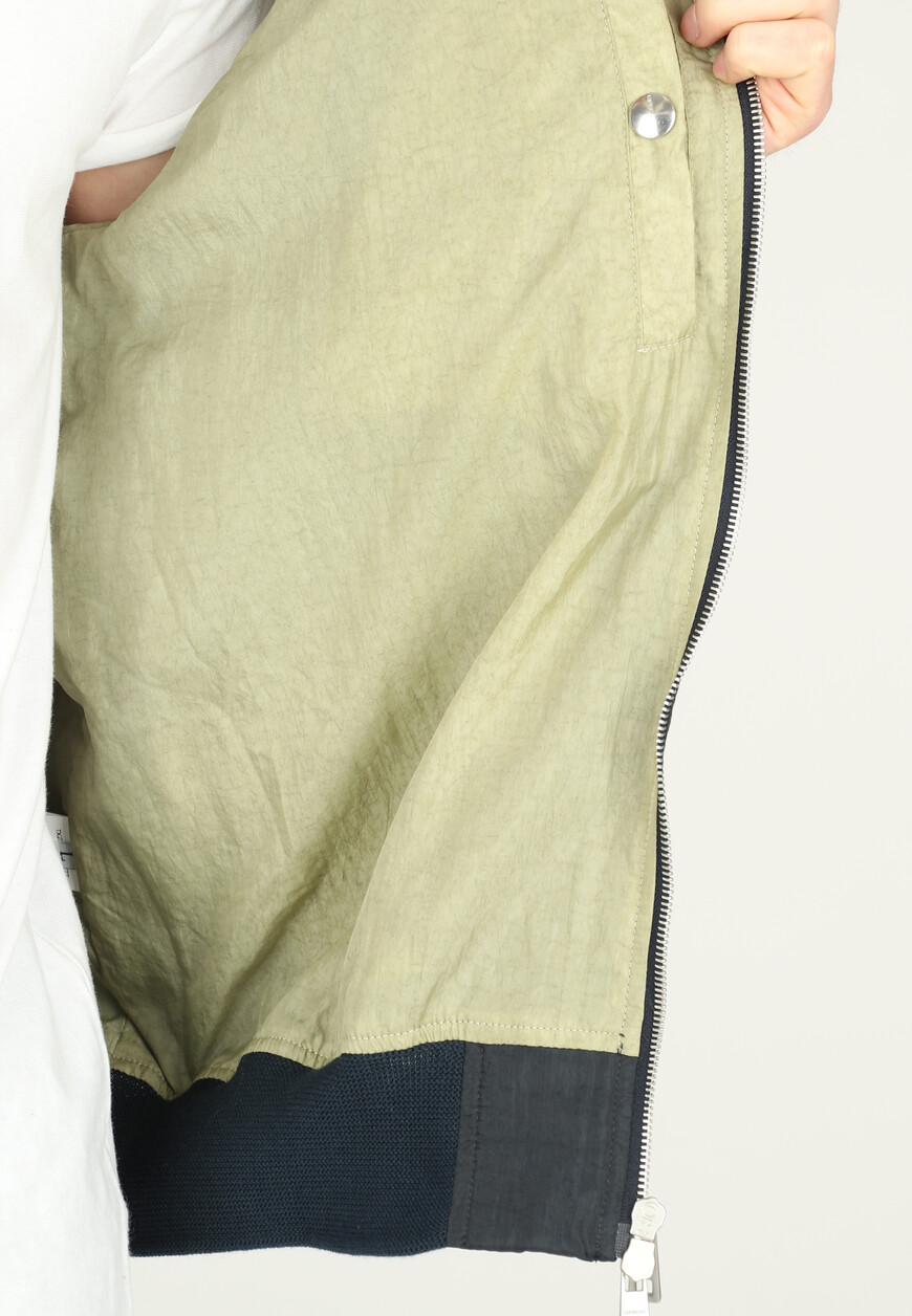 куртка  из проверенных материалов спереди