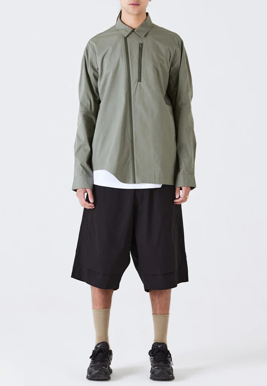 Товар зеленого цвета с внутренней стороны