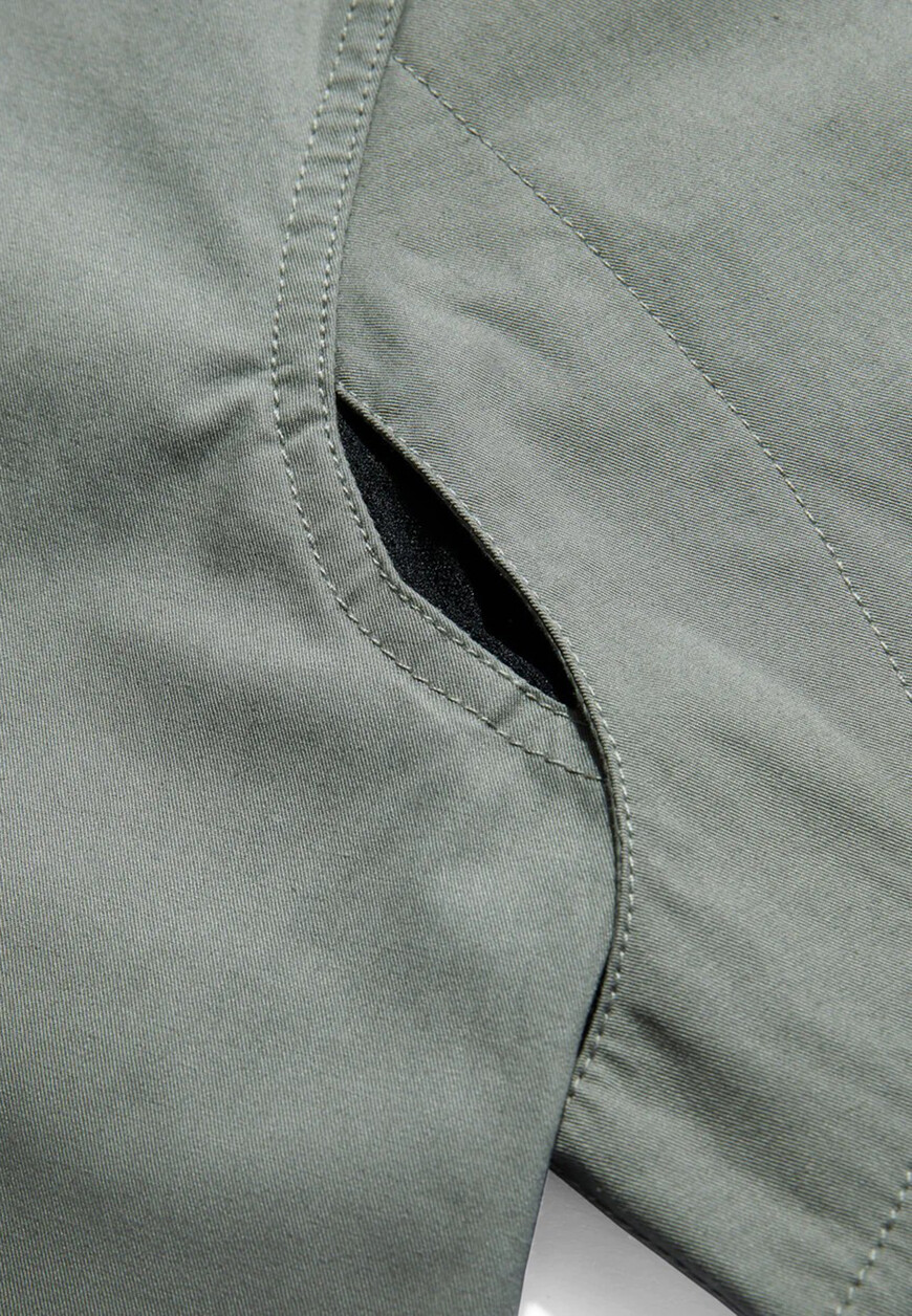 ветровка  для взрослого возраста с изнаночной стороны