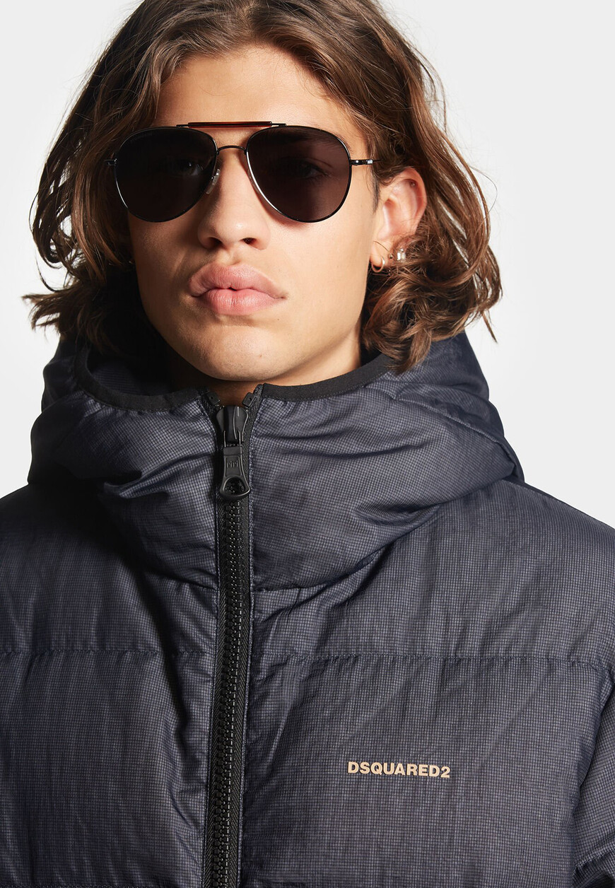 Товар синего цвета с внутренней стороны