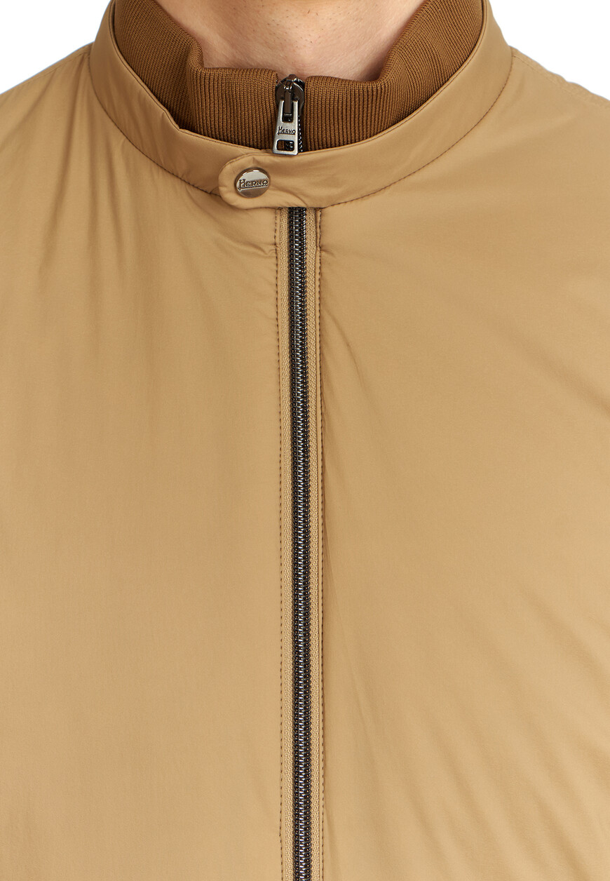 бомбер  из проверенных материалов спереди