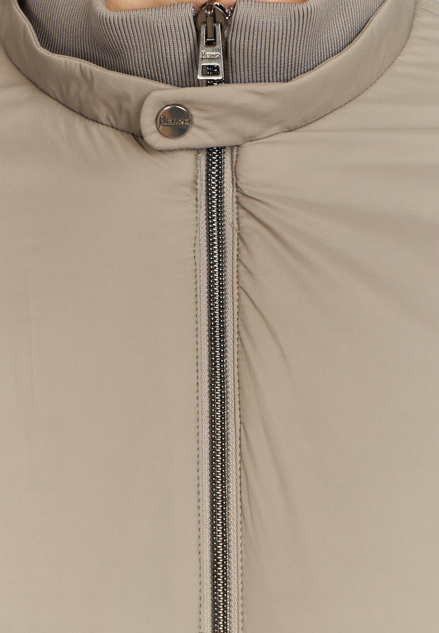 бомбер  из проверенных материалов спереди