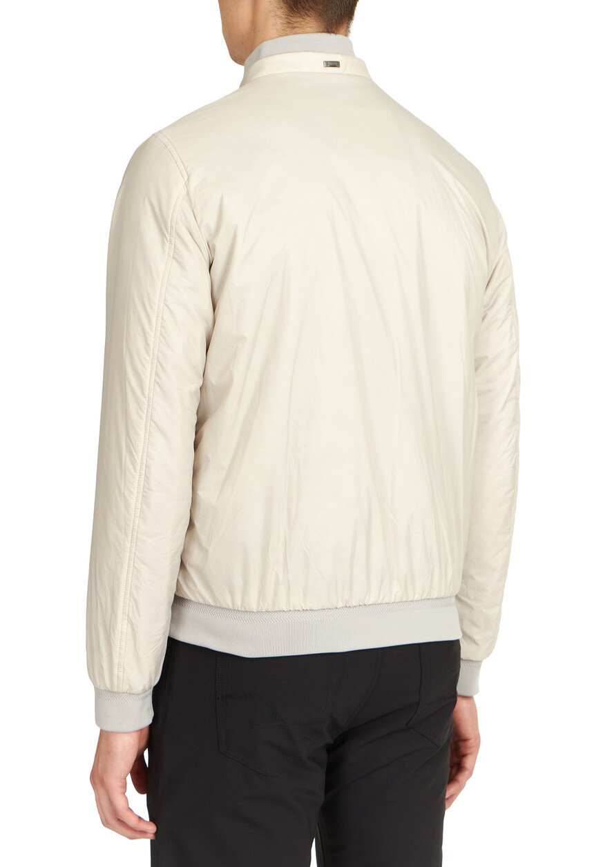 Товар серого цвета с внутренней стороны