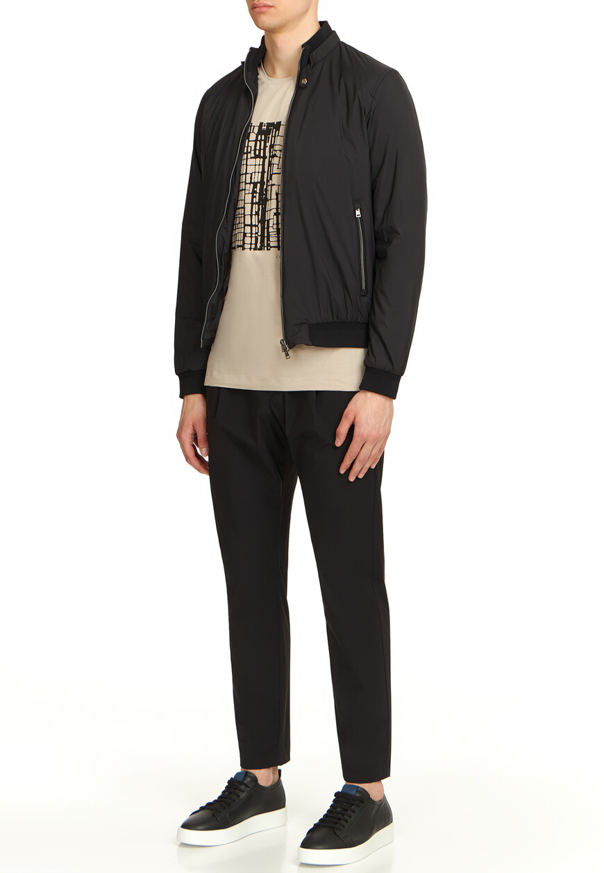 бомбер  от бренда herno вид слева