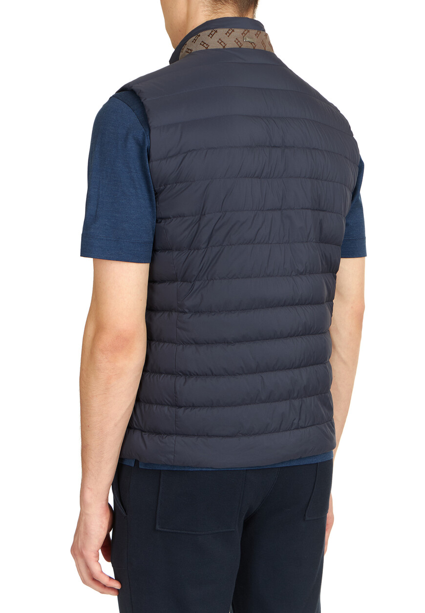 Товар синего цвета с внутренней стороны