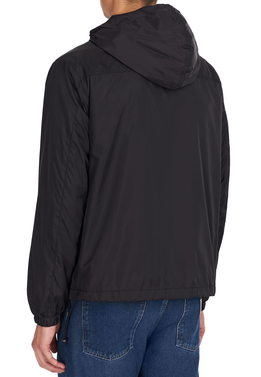 Товар черного цвета с внутренней стороны