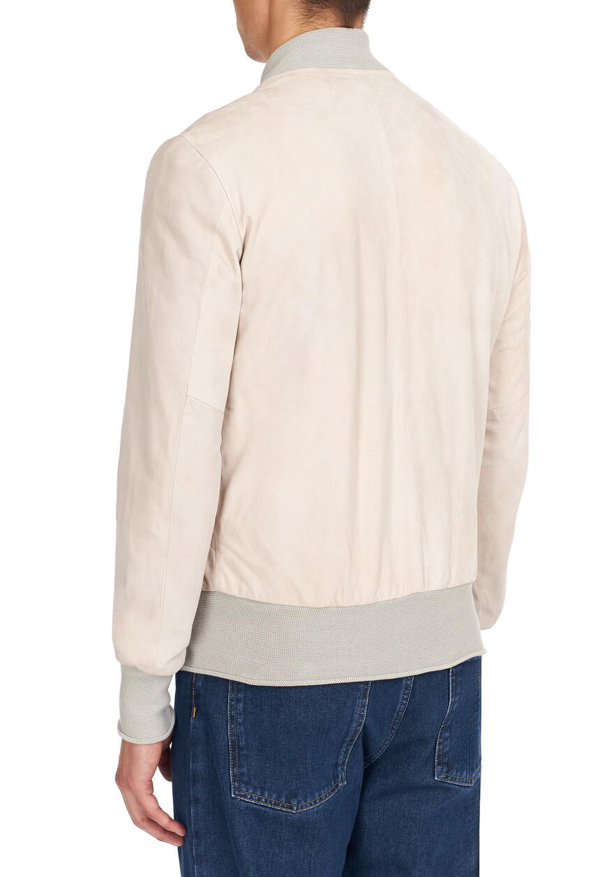 Товар серого цвета с внутренней стороны