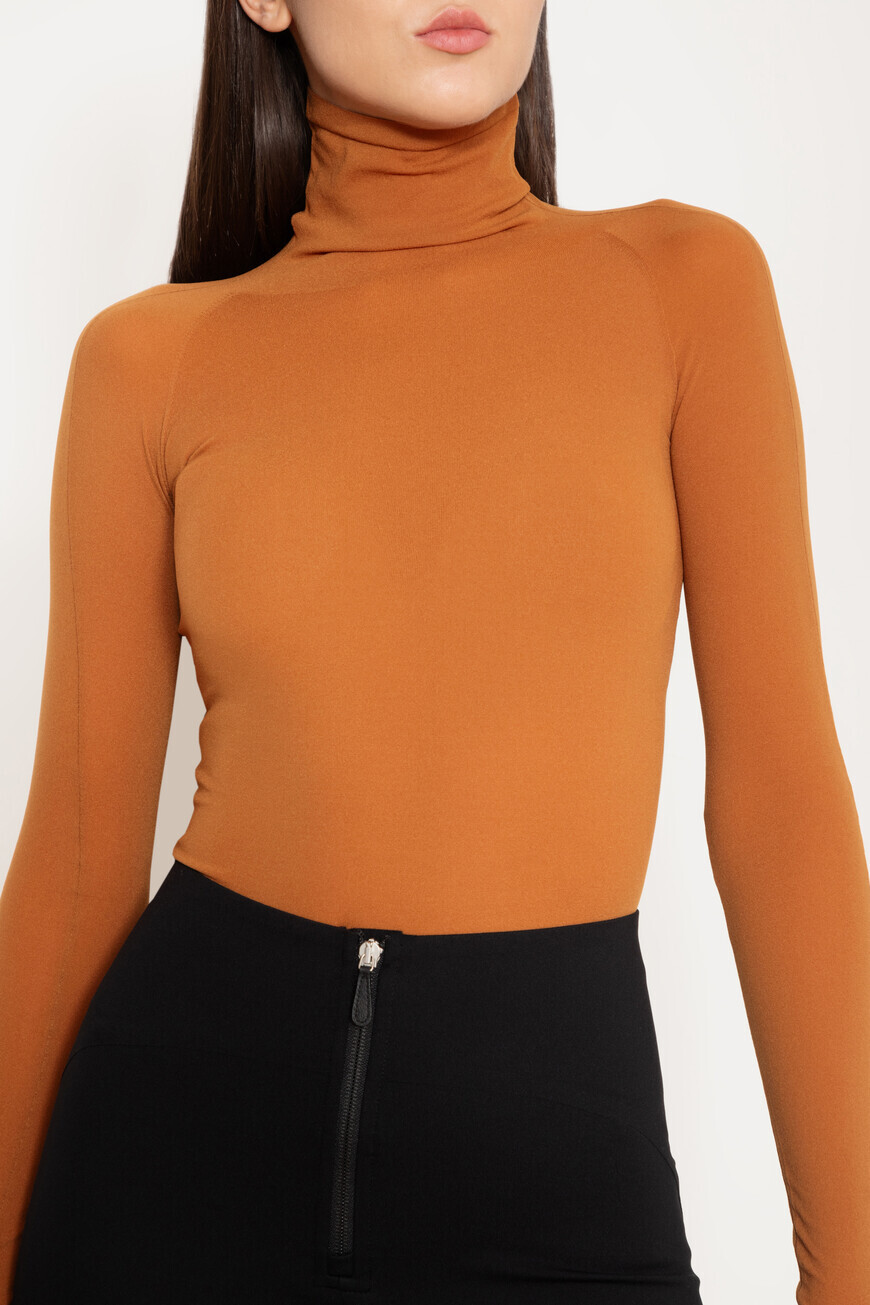 боди  AA9B02364M826 752 по низкой цене