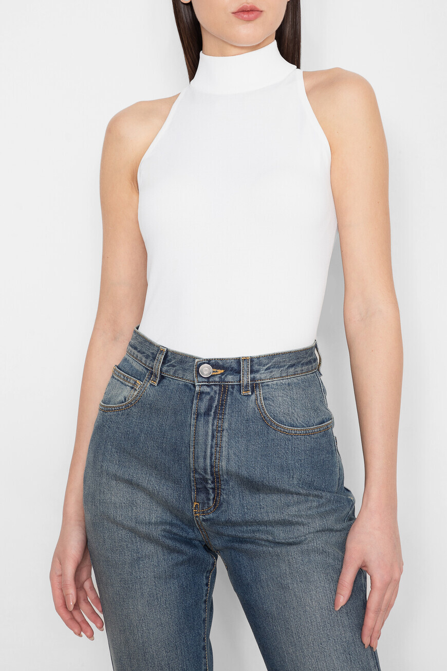 боди  AA9B02495M852 000 по акции