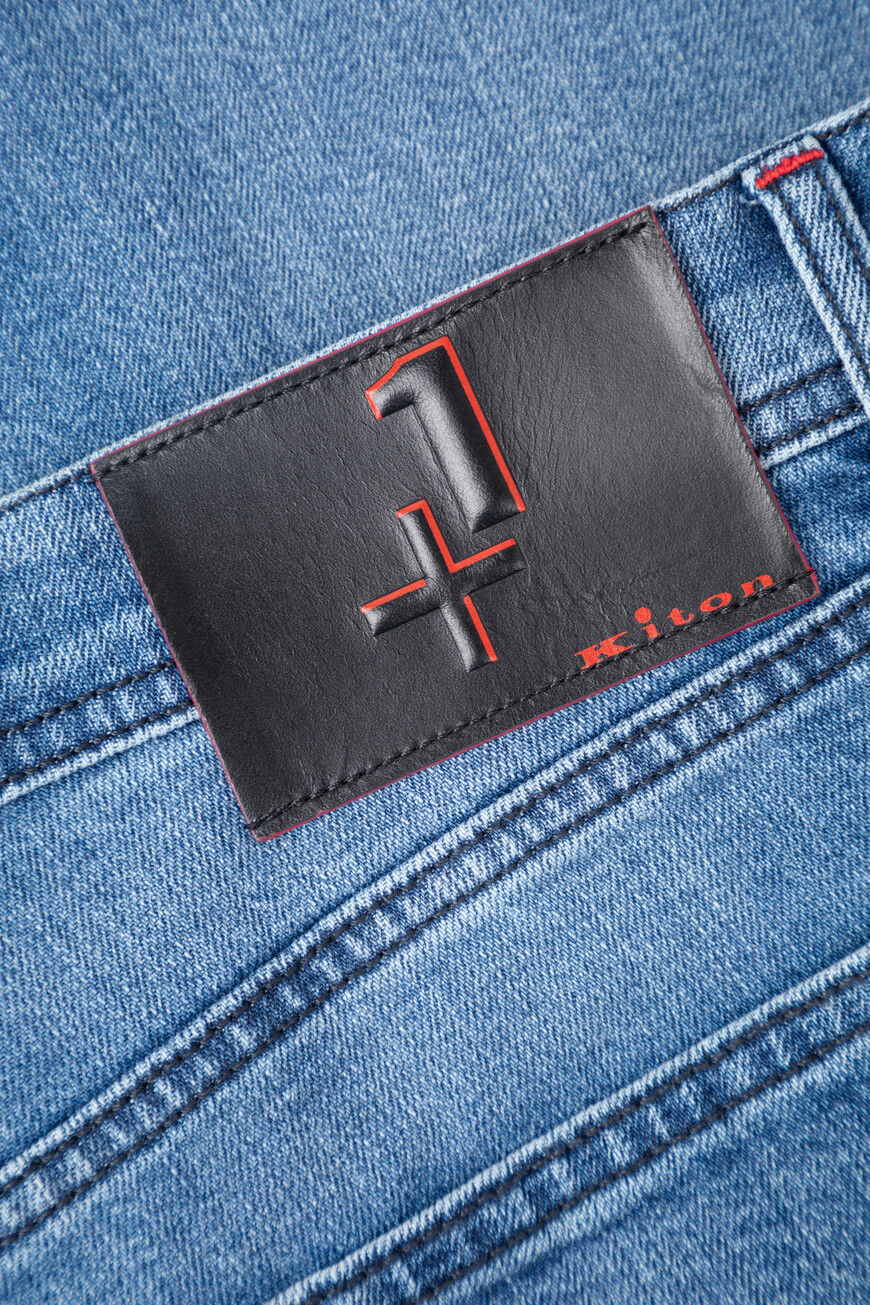 джинсы  UPNJSK0625D01001 по распродаже