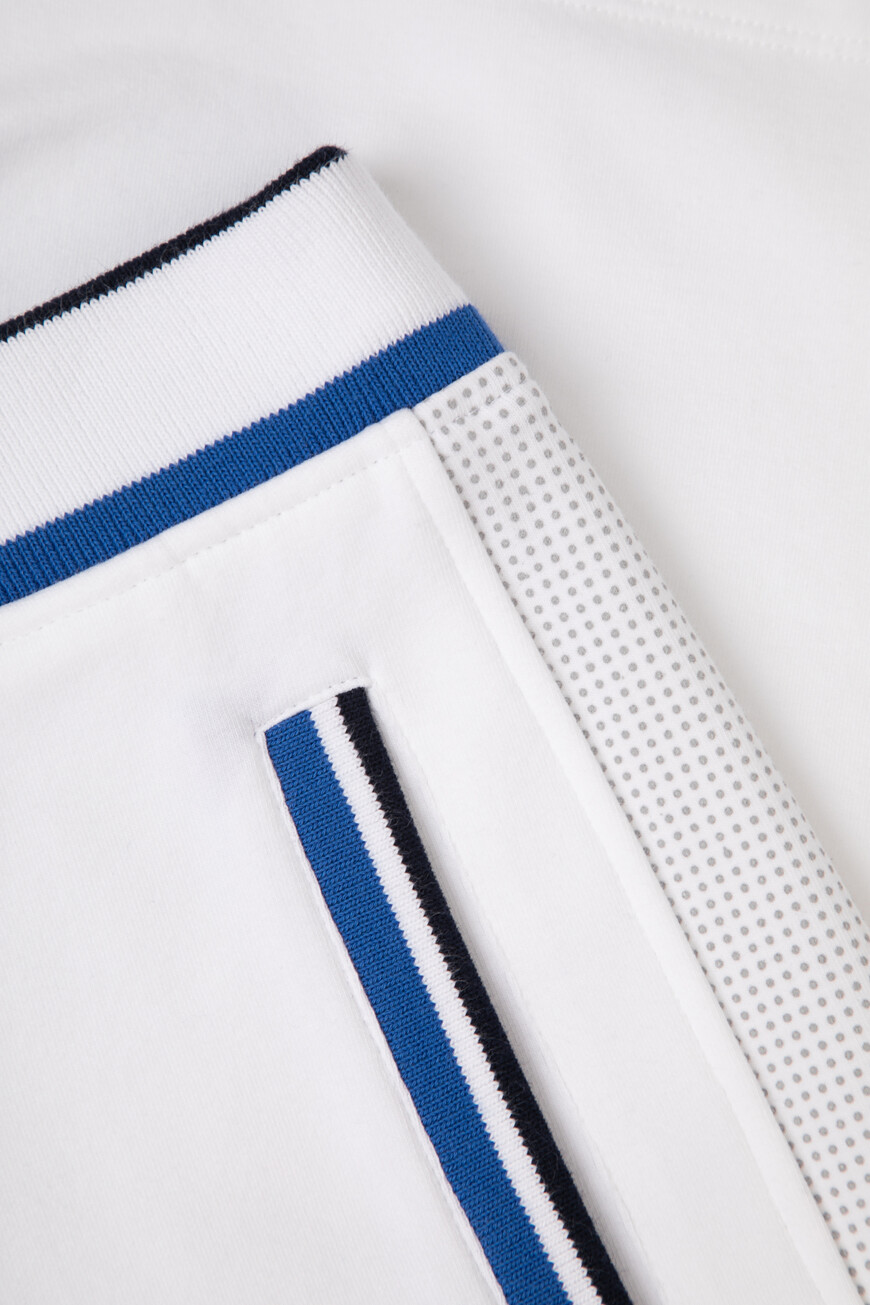 шорты  модель из линейки sr luxury tech K111036B3T T24257 3100 по распродаже