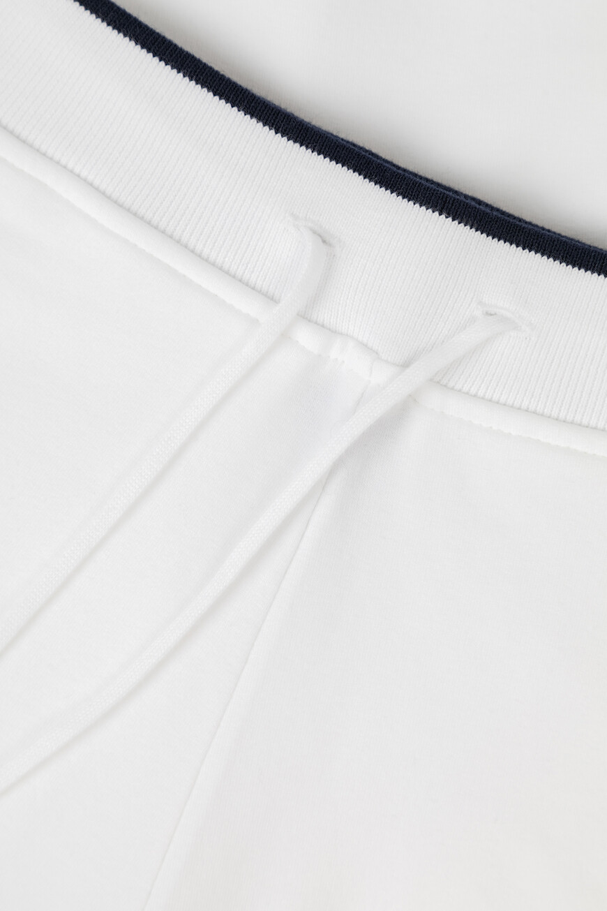 брюки  модель из линейки sr luxury tech K111035P3P T24256 3100 на официальном сайте