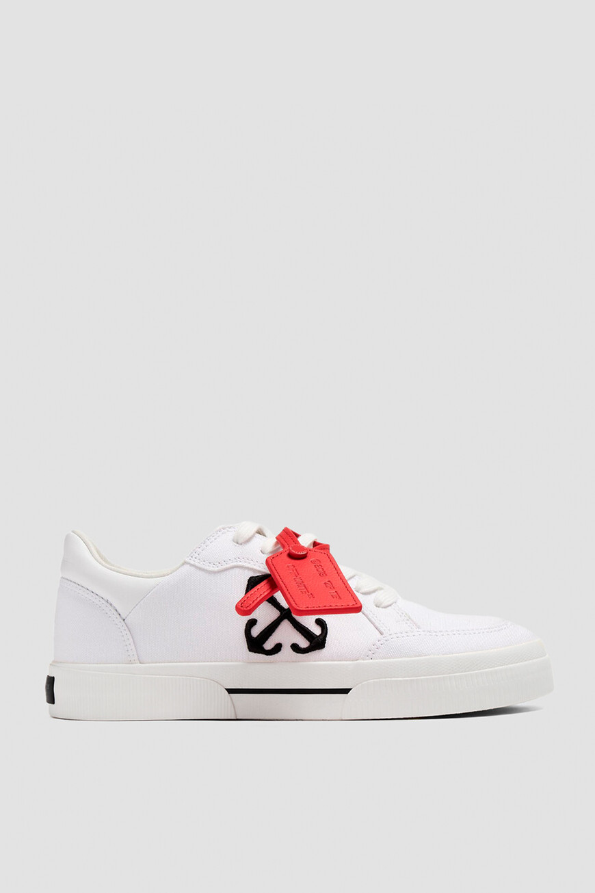 

Сникеры Off-White Модель Low Vulcanized, Белый