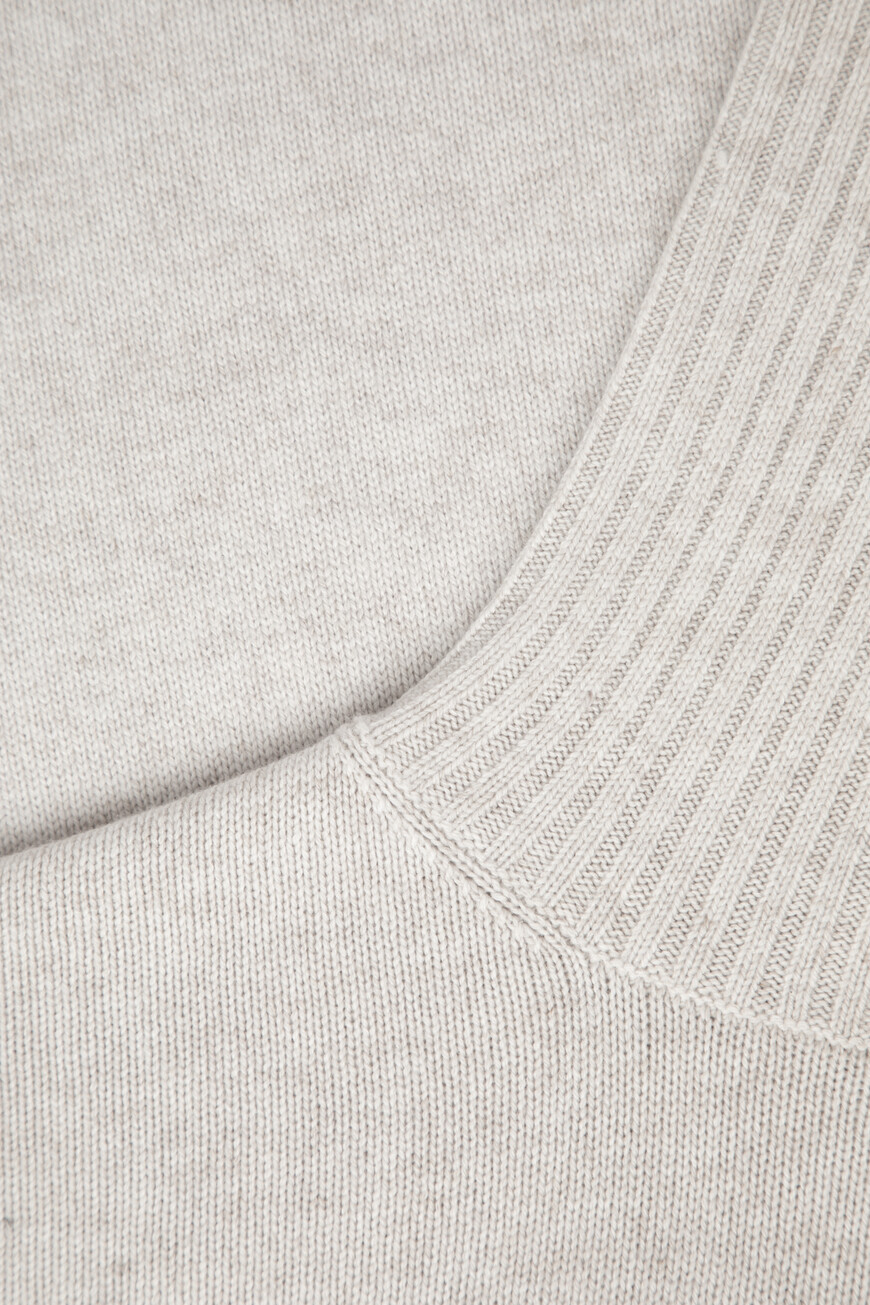 свитер  M16709403P C9610 со скидкой