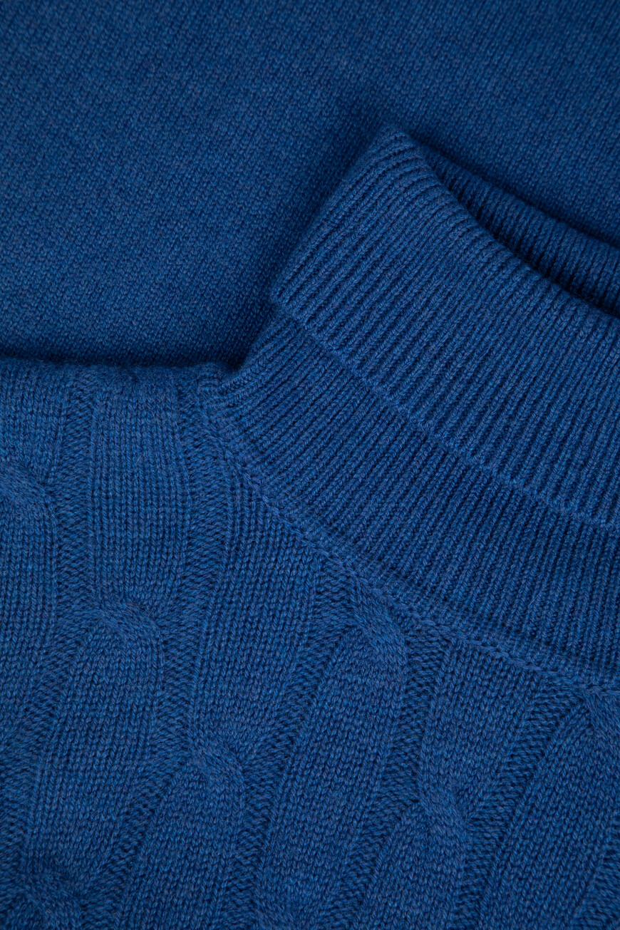 водолазка  KTN001M0320VPLA00 N22B по распродаже