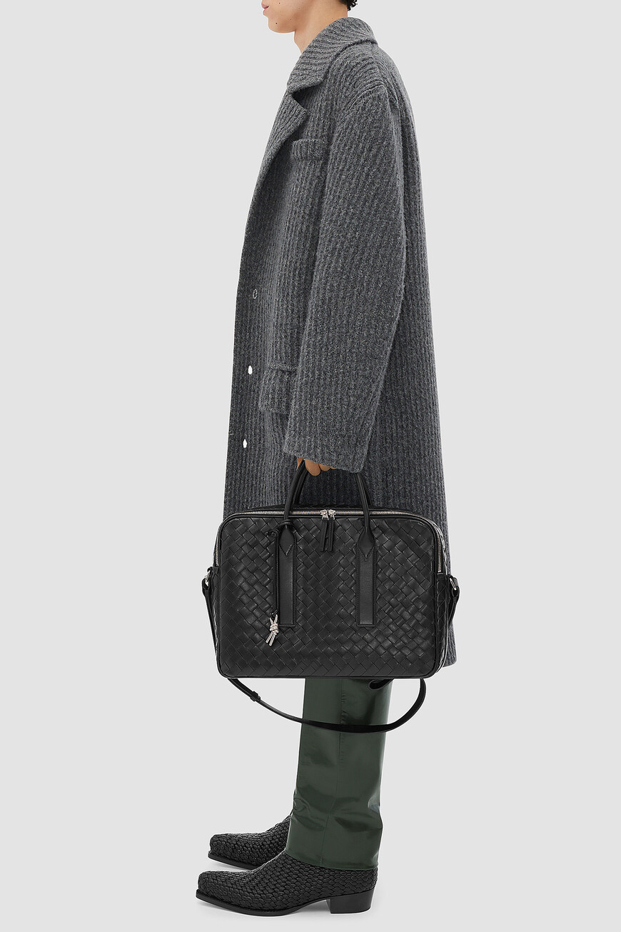сумка  модель getaway от бренда bottega veneta вид слева