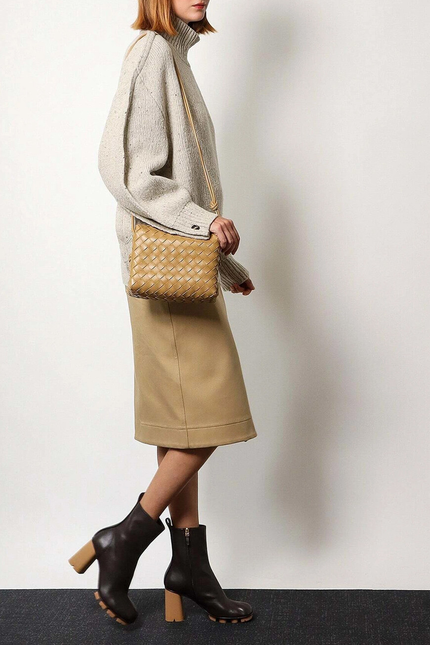 ботильоны  модель из эксклюзивной коллекции shore 796507 V4PS0 2113 по акции