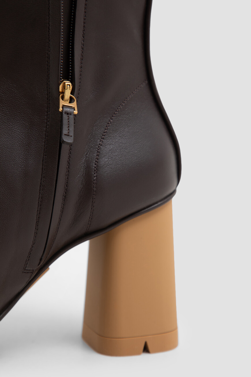 ботильоны  модель из эксклюзивной коллекции shore 796507 V4PS0 2113 на официальном сайте