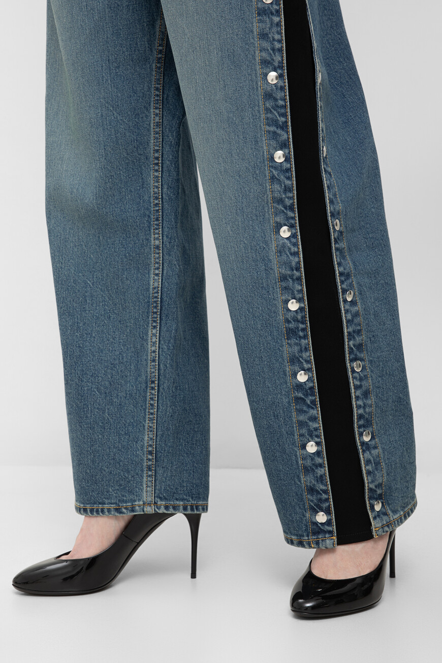 джинсы  AA9P02706T536 525 со скидкой