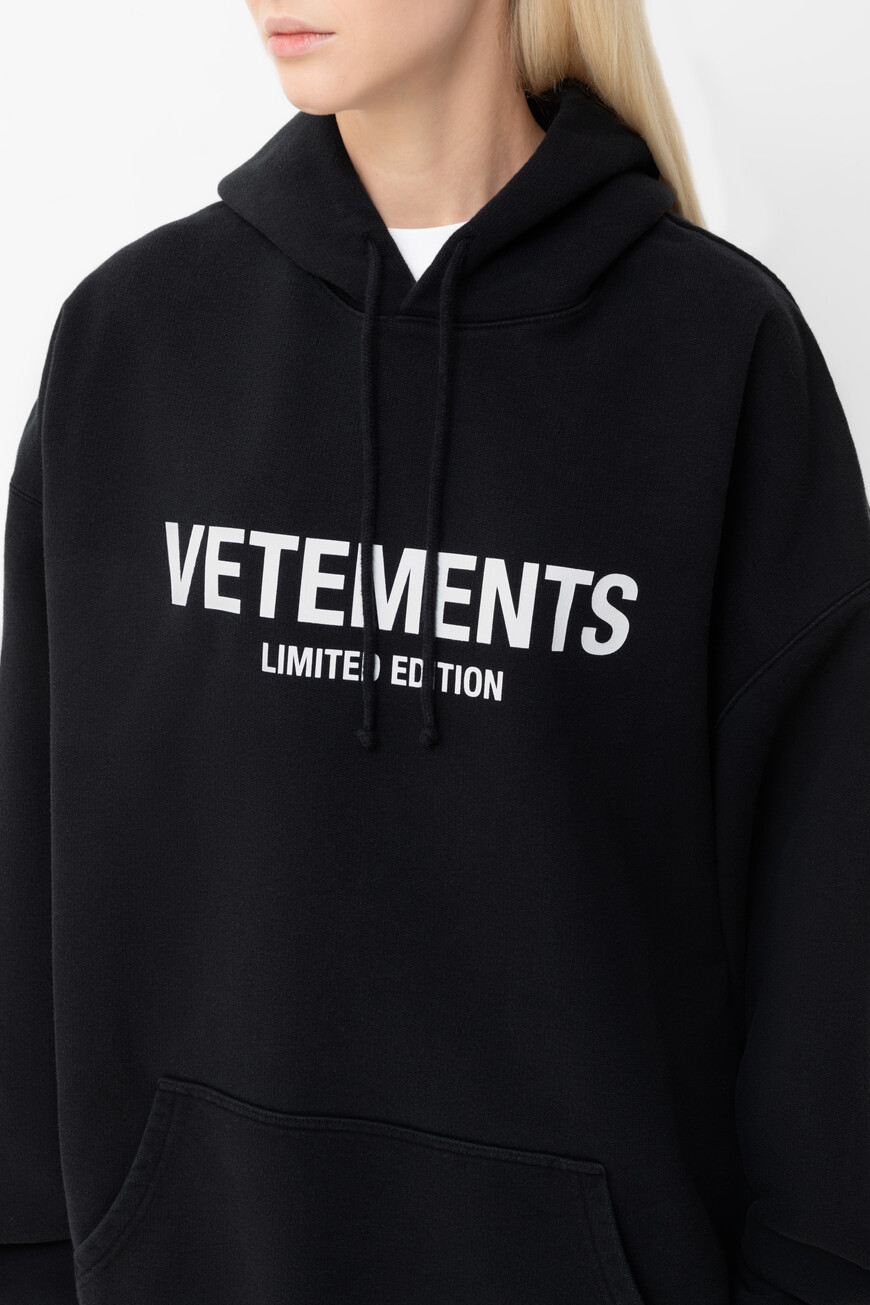 худи  UA65HD250B 1302 BLACK на официальном сайте